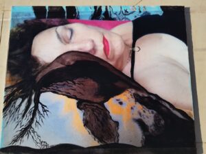 "החלום". ציור על צילום שצילמתי ב-2022. דוגמנית: נחמה תור. התקבל לתערוכת "רופאים יוצרים אמנות" במסגרת ועידת ההסתדרות הרפואית בישראל (הר"י) ה-44, מרץ 2023