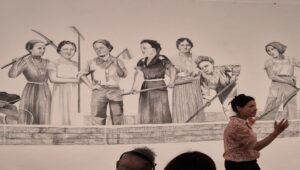 תמונה שמכילה לבוש, פני אדם, אדם, אשה התיאור נוצר באופן אוטומטי